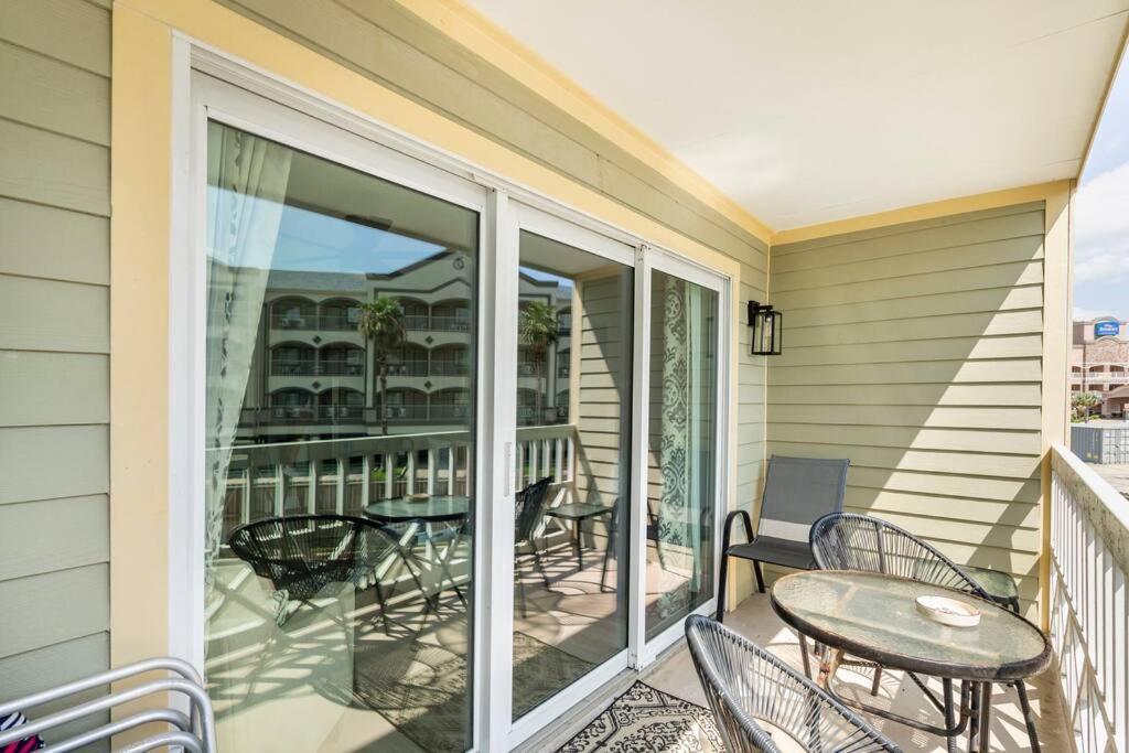 Sea-Renity Heated Pools Steps To The Beach Galveston Exterior foto