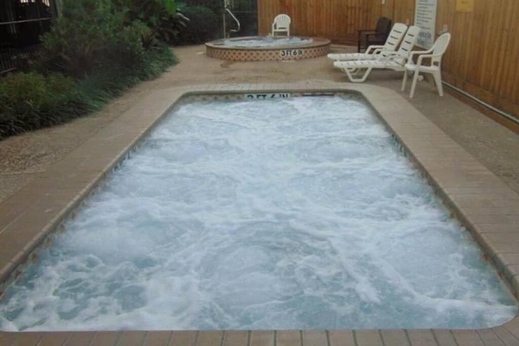 Sea-Renity Heated Pools Steps To The Beach Galveston Exterior foto